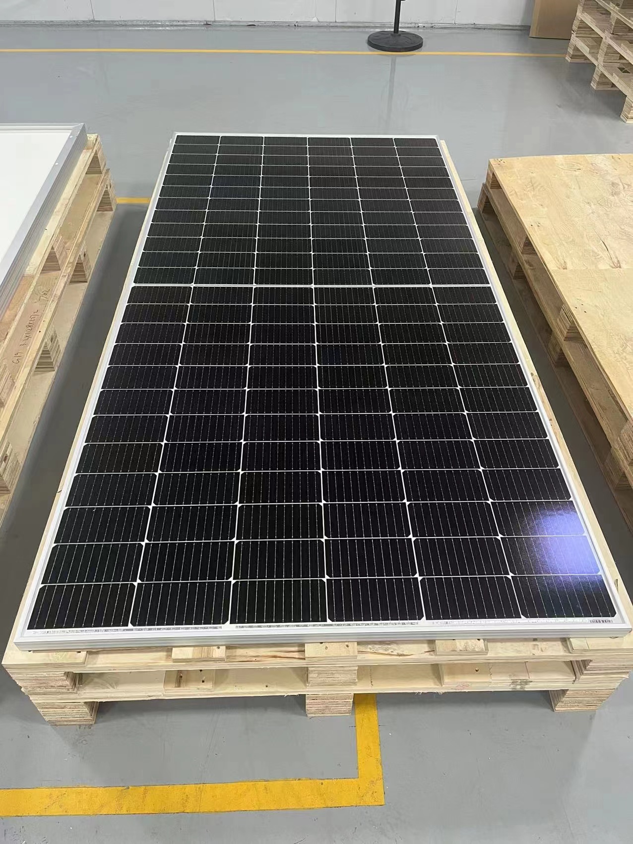 575W 580W 585W 590W 600W Panel Series Solar Panels Monocrystalline Price